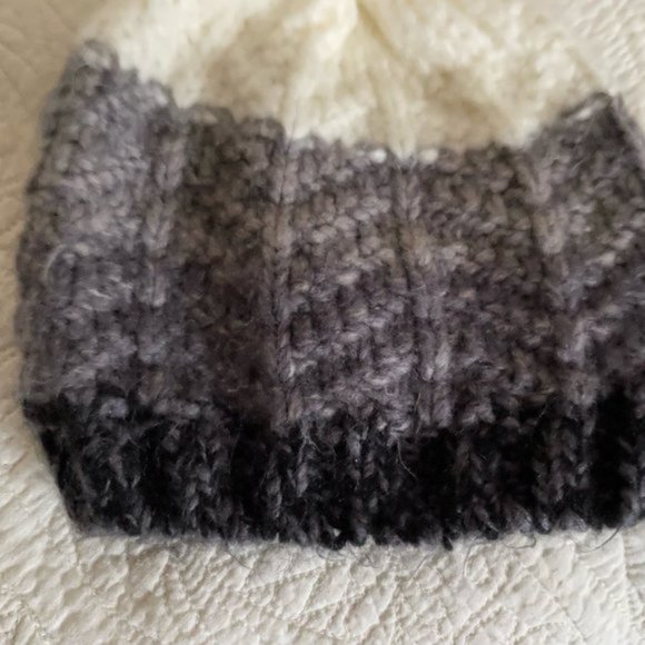 Gap Knit Hat - Gray/Blk/Wht + Pom - Picture 5 of 7